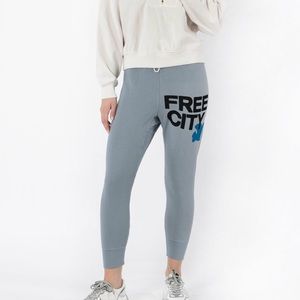 Freecity Large Swami 3/4 Sweats Dove size Small